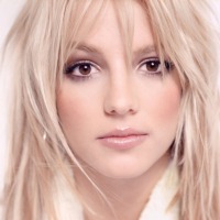 Britney Spears met bruine ogen en blond haar