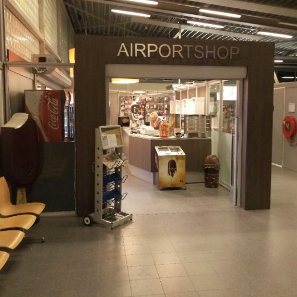 groningen airportshop.jpg