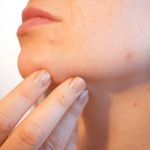 Vies ruikende brokjes in de keel: tonsil stones of amandelstenen